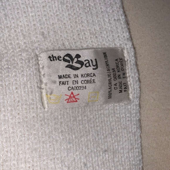 White knit scarf versatile from The Bay - Picture 3 of 5